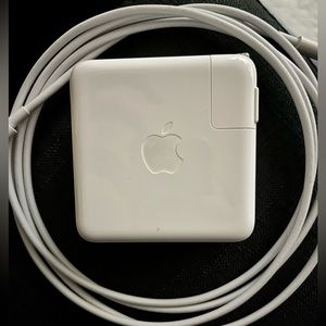 Apple 61w USB-C power adapter